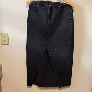 American Eagle Women's Black Denim Skirt ***NEW***